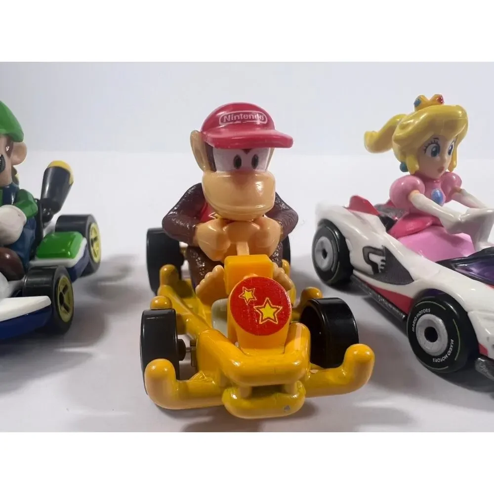 Hot Wheels Mario Kart Lot - Luigi, Diddy Kong & Princess Peach Die-Cast Cars